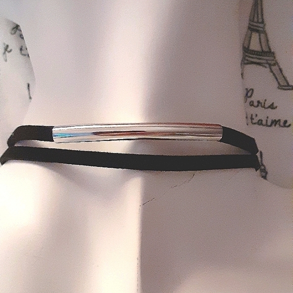 VTG. STYLED  NECKLACE - Picture 3 of 11